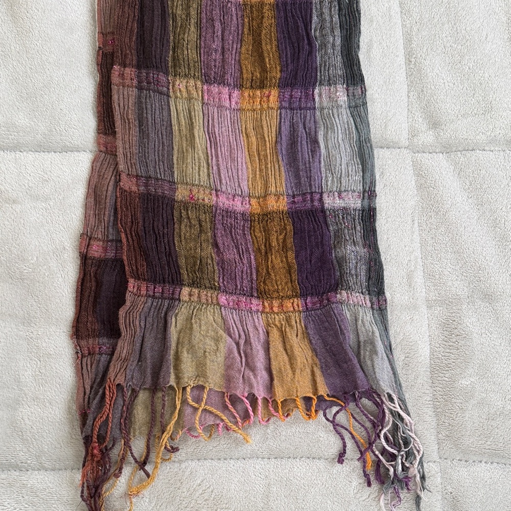 ⚠️3 Scarfs⚠️ - Picture 4 of 4